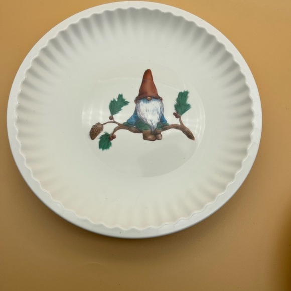 Eco-friendly Gnome and Mushroom Home 2-piece Appetizer Plates, New - Picture 3 of 7